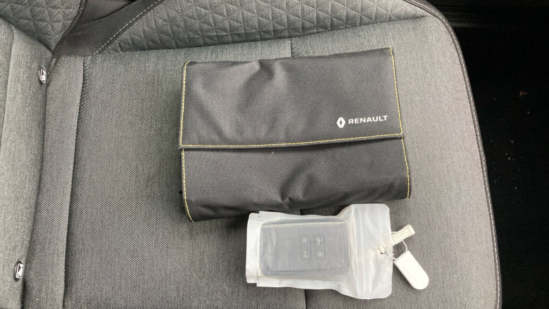 Renault Captur 1.3 TCE 140 Iconic 5dr Petrol Hatchback